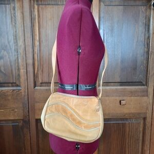 Vintage tan leather crossbody purse